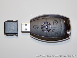 фирменная флешка компании Mercedes-Benz-3