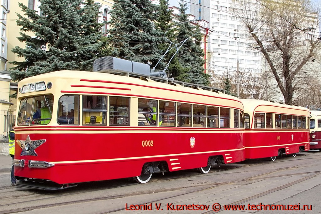 Трамваи КТМ-1 и КТП-1 на параде трамваев в Москве
