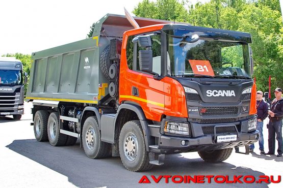 Самосвал Scania P440 B8x4HZ с кузовом Wielton на презентации в Дмитрове