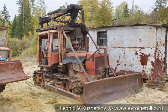 Тракторный кран МТТ-12 в карьере №12 АО Кварцит в Воскресенском районе